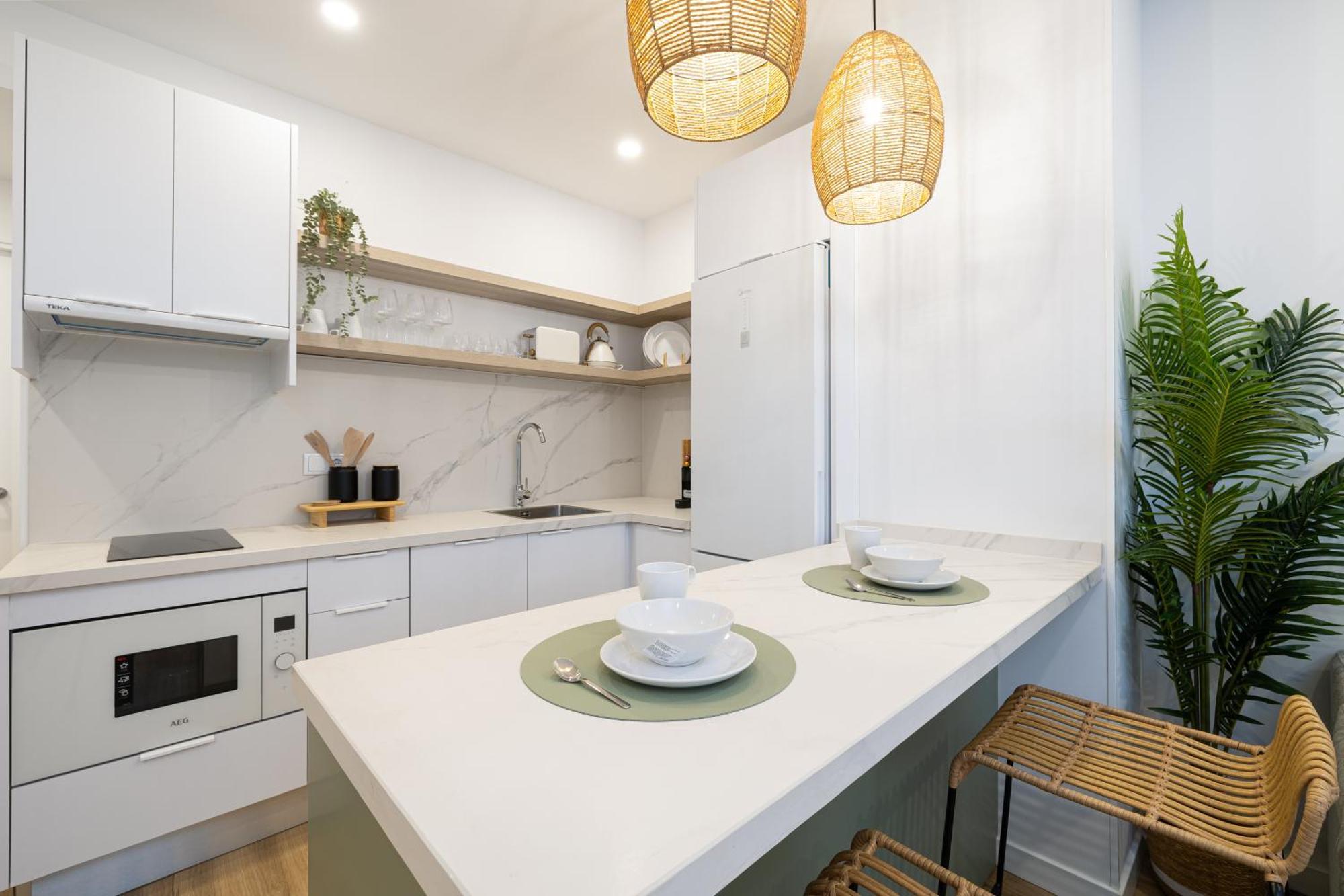 Bright Renovated -terrace -1bedroom 1bath Málaga