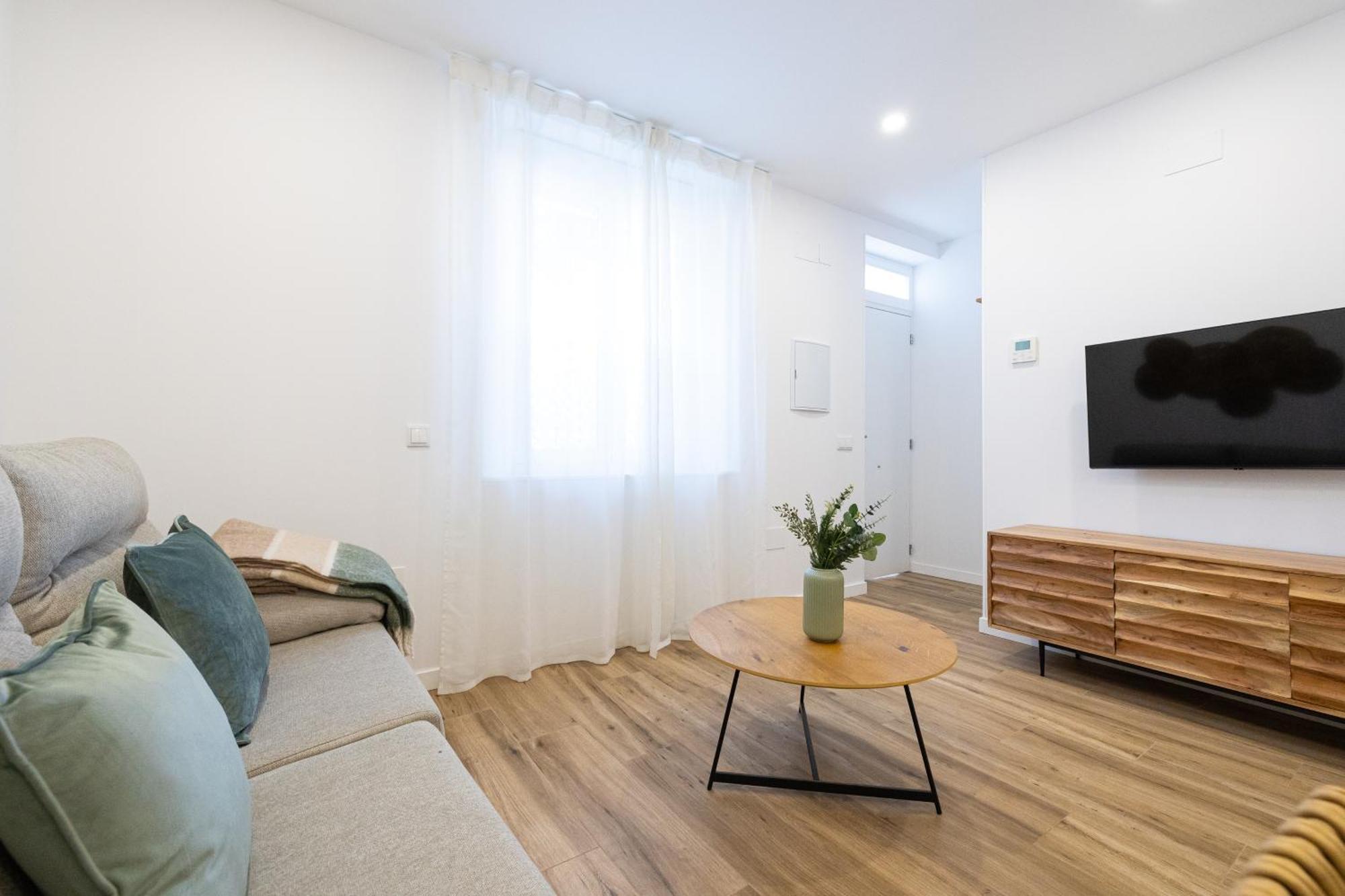 Bright Renovated -terrace -1bedroom 1bath Málaga